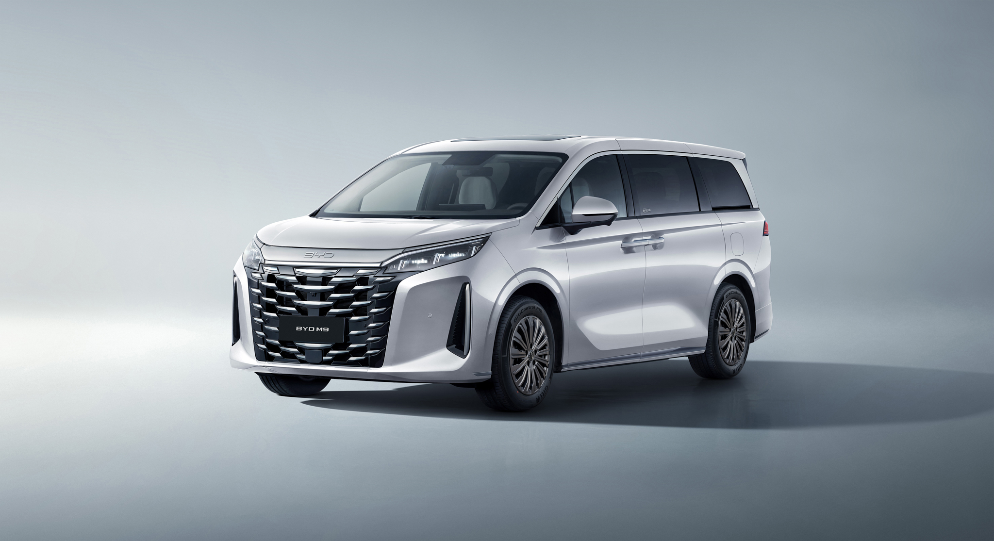 BYD M9